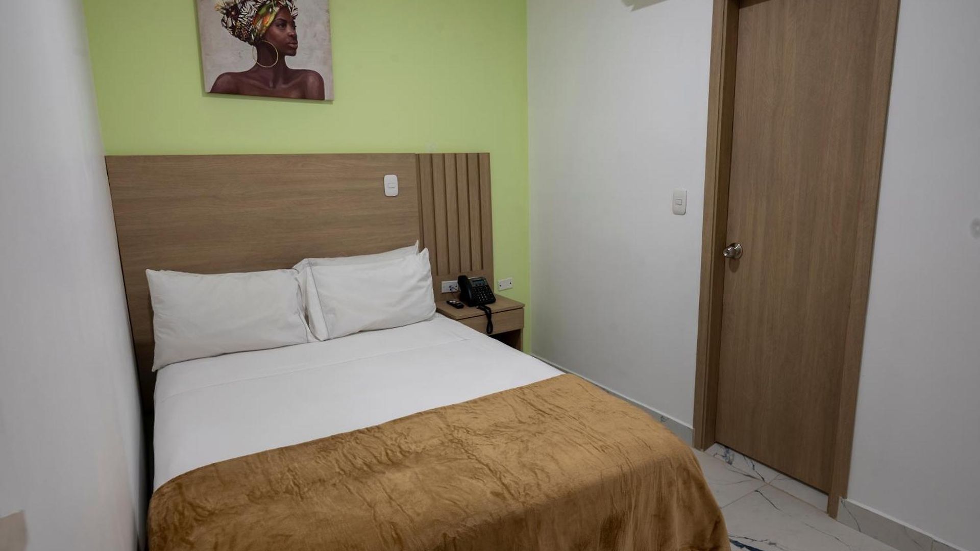 Hotel Serenity