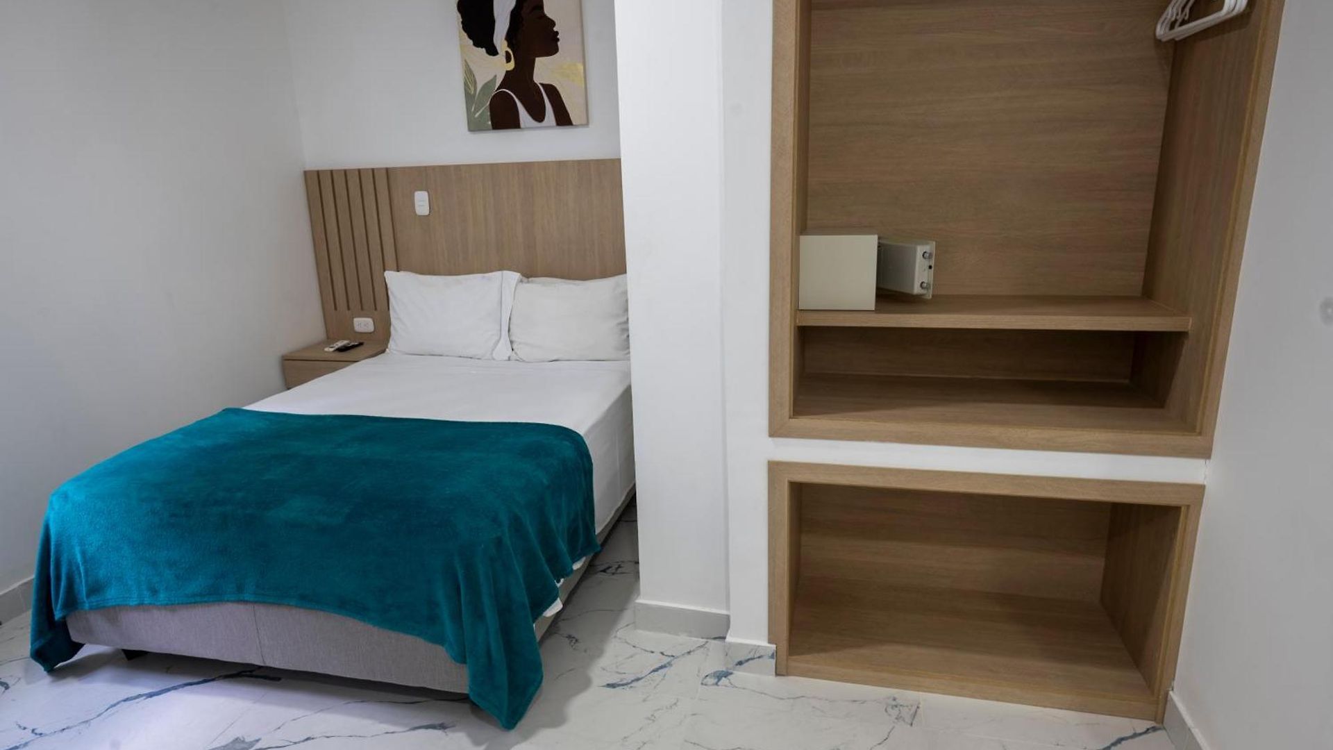 Hotel Serenity